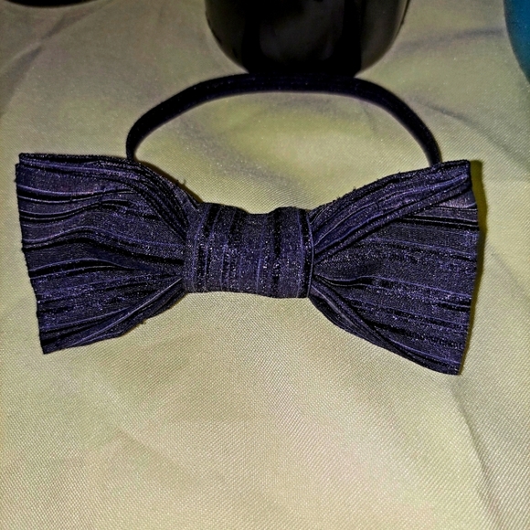 Handmade black and Grey bowtie for boys and girls - Picture 1 of 2